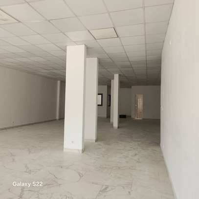 Showroom de 100m2 à louer à la liberté 6 image 4
