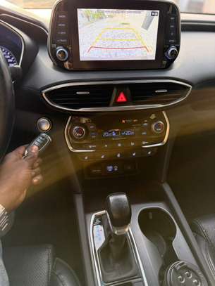 Hyundai Santa Fe limited image 4