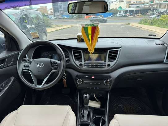 Hyundia Tucson image 5