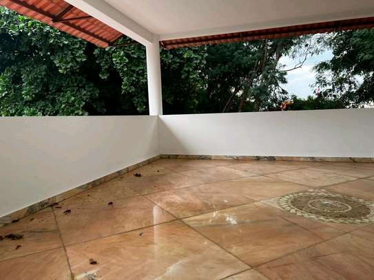 Sublime villa Mermoz image 9