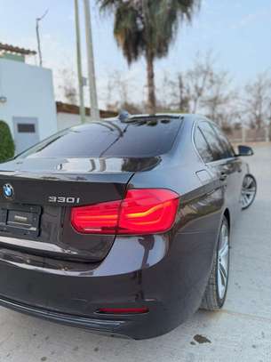 BMW 330I 2018 image 8