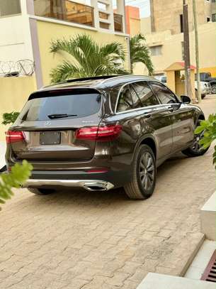 Mercedes GlC 300 image 9