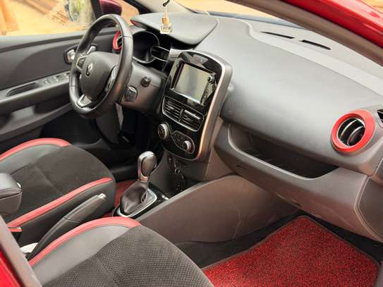 RENAULT CLIO 2019 image 7