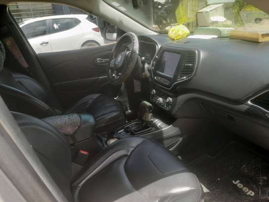 Jeep 2019 image 6