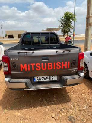 Mitsubishi L200 2022 image 6