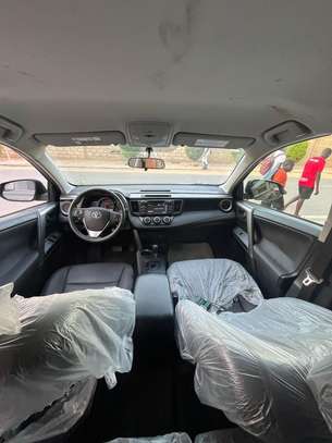 Toyota Raf4 image 4