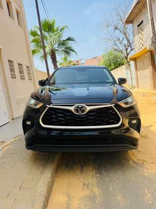 Toyota highlander 2022 image 2