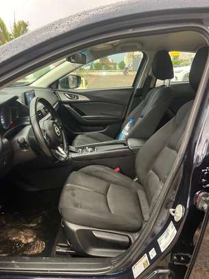 Mazda 3 image 2