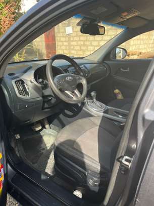 Kia Sportage SUV gris spacieux image 2