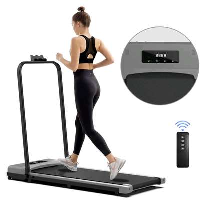 Tapis de course électrique 10KM/H cardio et training image 2