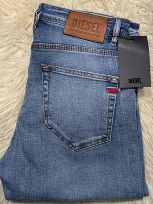 Jeans Grandes Marques coupe classique et slims image 15