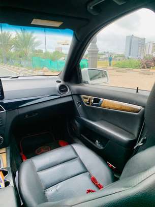 Mercedes C300 2012 image 10