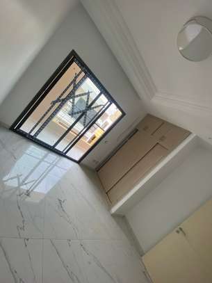 Appartement de 3 chambres salon à louer aux Mamelles image 3