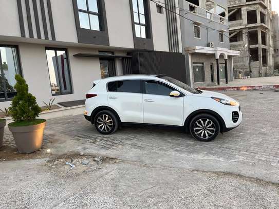 KIA SPORTAGE image 7