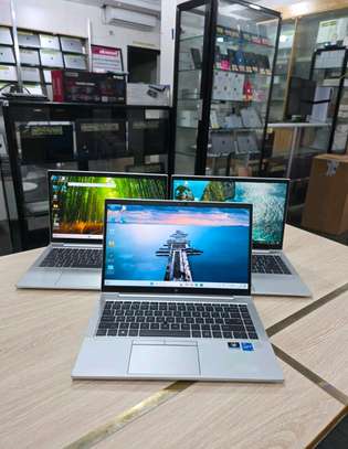 Hp elitebook 840 G8 image 2