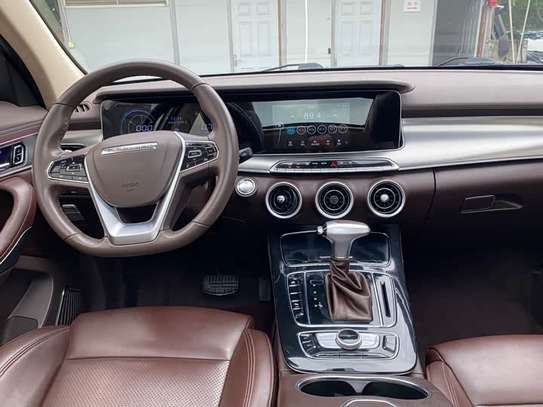 SUV blanc image 4