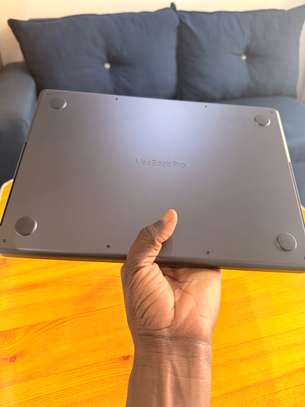 MacBook Pro M5 (2026) 14-inch image 4