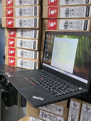 Lenovo Thinkpad T14 image 7