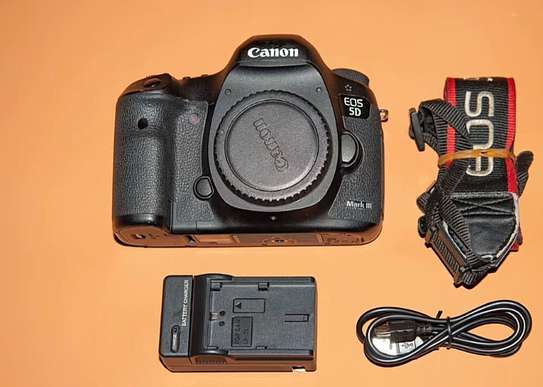 Canon 5d mark iii image 2