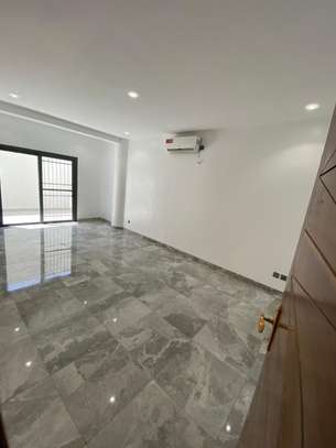 Immeuble R+6 à vendre à Mermoz image 2