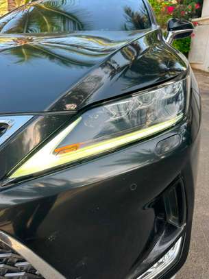 Lexus RX 450h SUV image 4