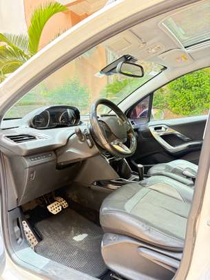 Peugeot 2008 année 2017 image 8