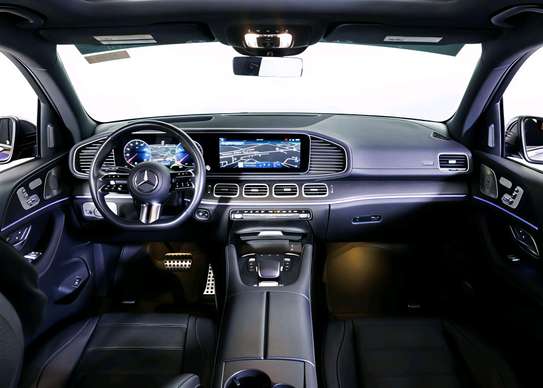 Mercedes-Benz GLS AMG 450 4MATIC 2025 image 4