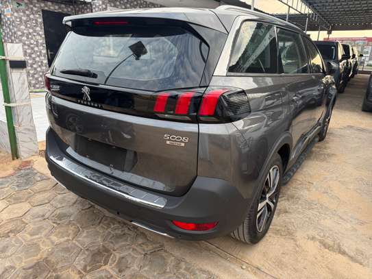 Peugeot 5008 année 2019 image 10