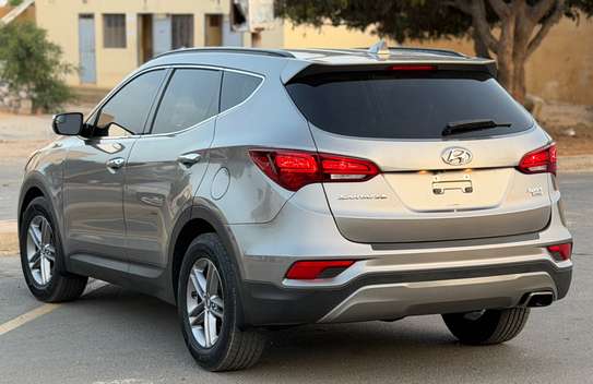 Hyundai Santa Fe 2018 image 11