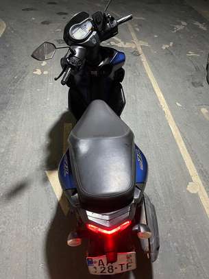 Scooters et Motos image 2
