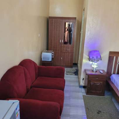 Chambre meublée image 7