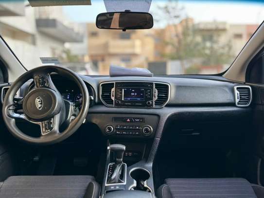 Kia sportage 2018 image 2