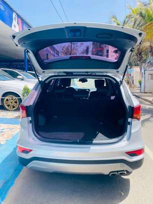 Hyundai santafe 2017 4x4 image 12
