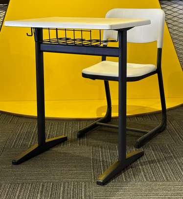 Ensemble Table-Siéges image 2