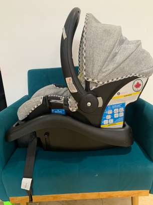 Siège auto bébé avec socle image 2