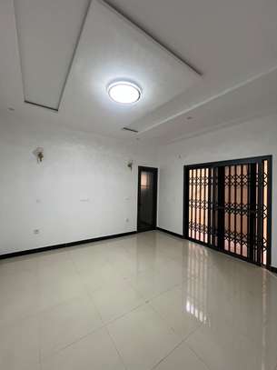 Appartement F4  à louer image 4
