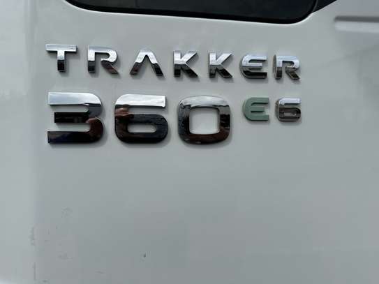 CAMION PORTEUR GRUE IVECO TRAKKER image 5