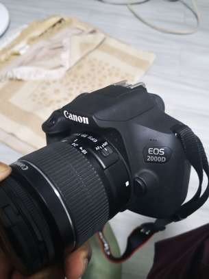 Canon D2000 image 3