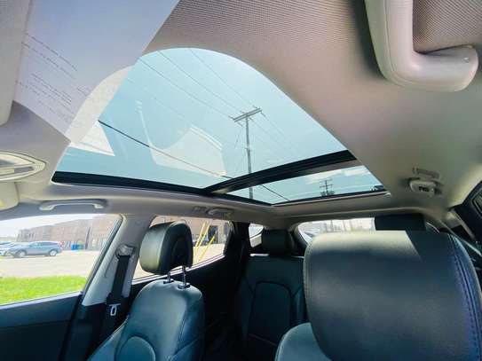 Hyundai Santa Fe 2016 parfait état image 2