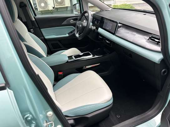 100 % électrique  Geely Geometry E  2023 image 3