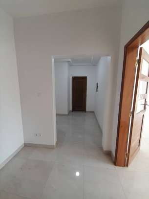 Appartement F4 à louer aux Mamelles cité Mbackiyou Faye image 8