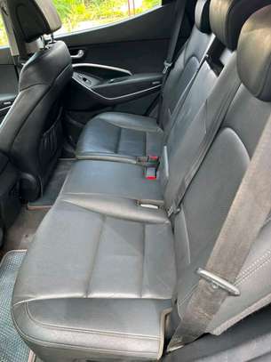 Hyundai santafe diesel image 5