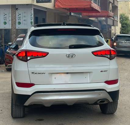 HYUNDAI TUCSON Année :2017 VENANT CORREE image 8