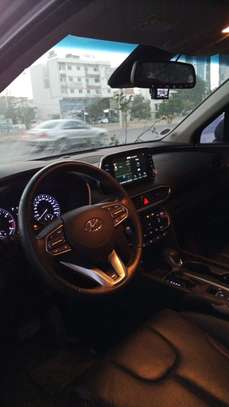 Hyundai Santafe 2019 image 2