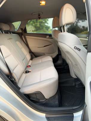 HYUNDAI TUCSON 2018 image 12