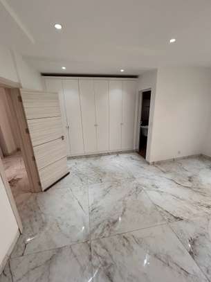 Appartement de 7 pièces pour bureau à louer image 5