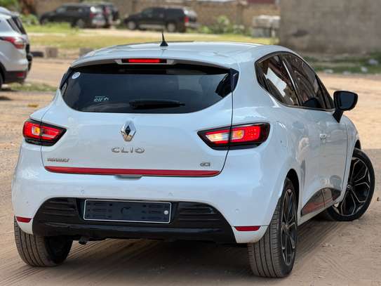 Renault clio image 5