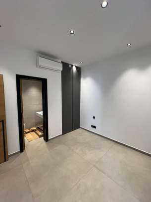 Entre la pierre et le ciment Triplex F5 à louer image 3