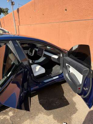 Tesla model 3 image 5