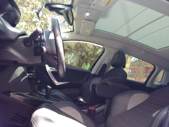 Peugeot 2008 / Année 2017 image 4